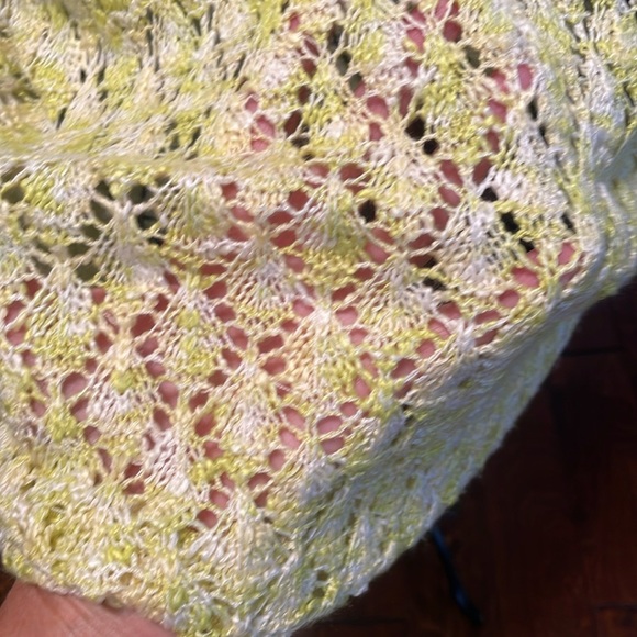 🤠🤠🤠3 for 12$🤠🤠🤠Yellow Pullover Sweater - Picture 4 of 9